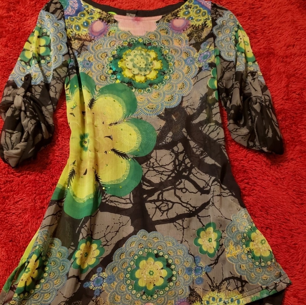 Desigual beautifully detailed top